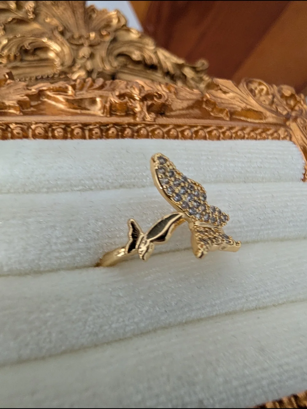 Gold Butterfly Pavé Ring Size: 6